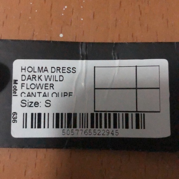 NWT Motel Holma Mini Dress in Dark Wild Flower Cantaloupe - Picture 7 of 7